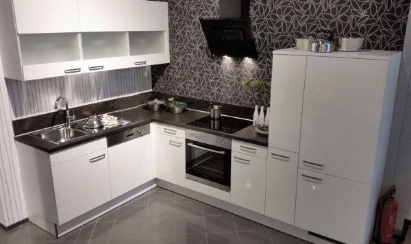 Einbauküche MANKAARKTIS 3 Weiß Hochglanz - Schränke montiert/ Küchenzeile L-Form 295 x 185cm mit E-G